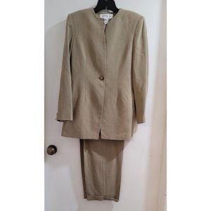 Vtg Woman's Size 6 JONES NEW YORK Madison 2 pc Collarless Pant Suit MSRP $138.00